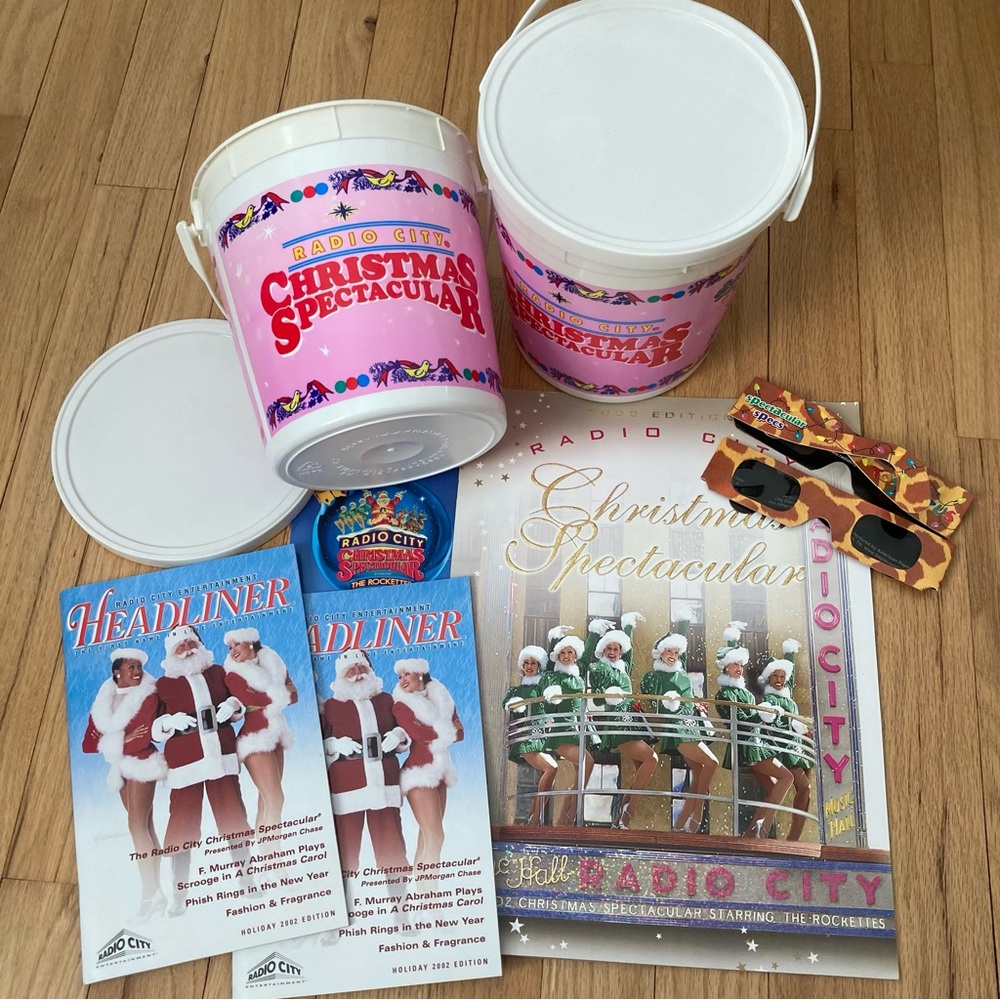 Vintage Radio City Music Hall Bundle: 
2002: 7 items.